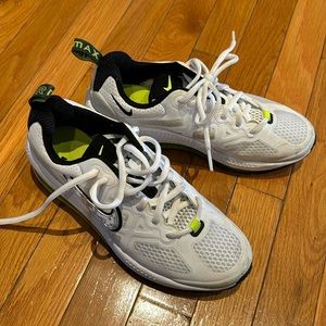 nike sneakers for big boys size Us 5